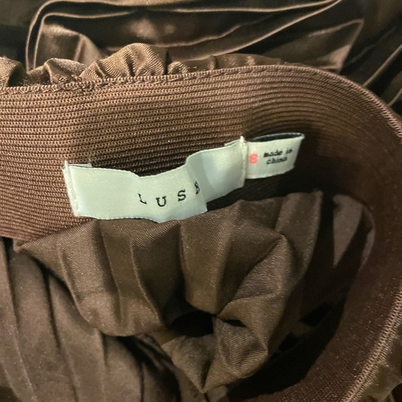 Beautiful for fall! Accordion style skirt! - Picture 2 of 3